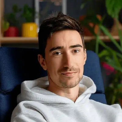Portrait of a SHIFT member, who builds apps at Startup Studio.